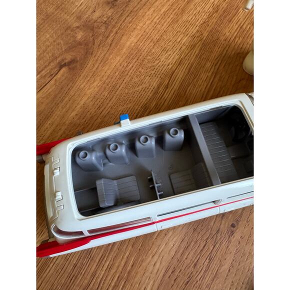 Playmobil Ghost Busters firehouse and car - missing and broken pieces incomplete - Picture 8 of 12